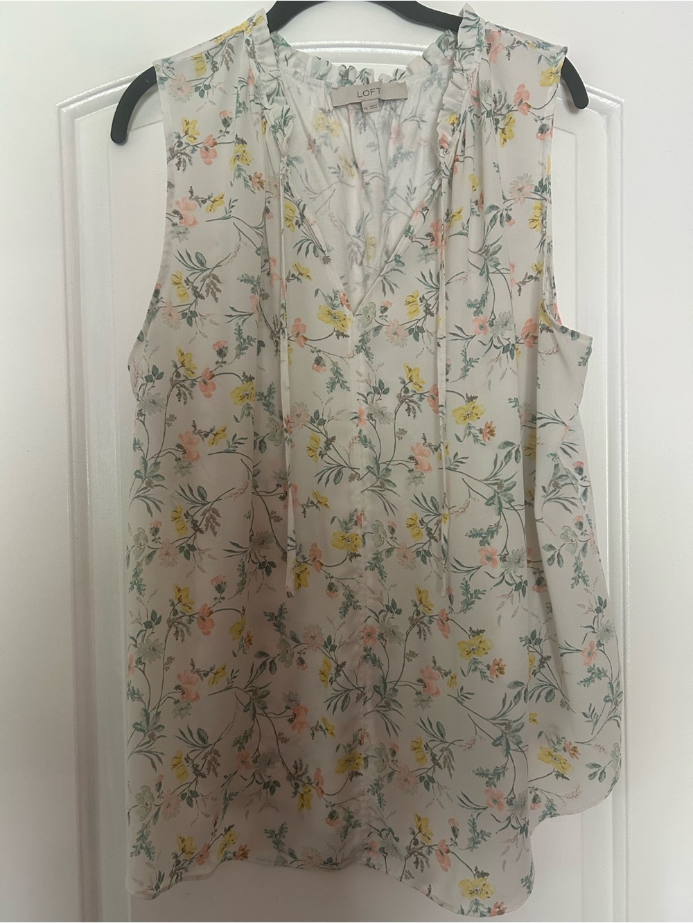 LOFT Cream Floral Sleeveless V-Neck Blouse with Pastel Flowers